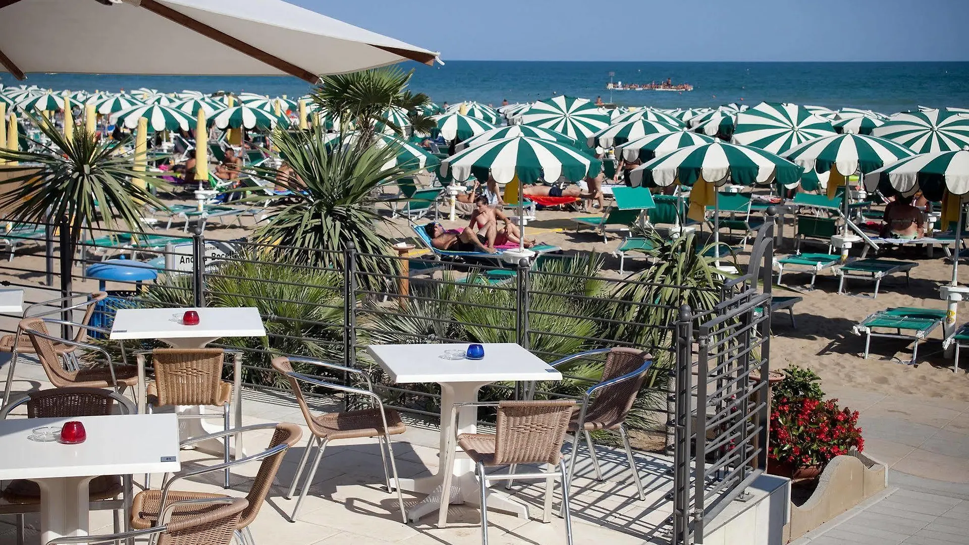 Hotel Columbia & Ninfea Lido di Jesolo 3*,