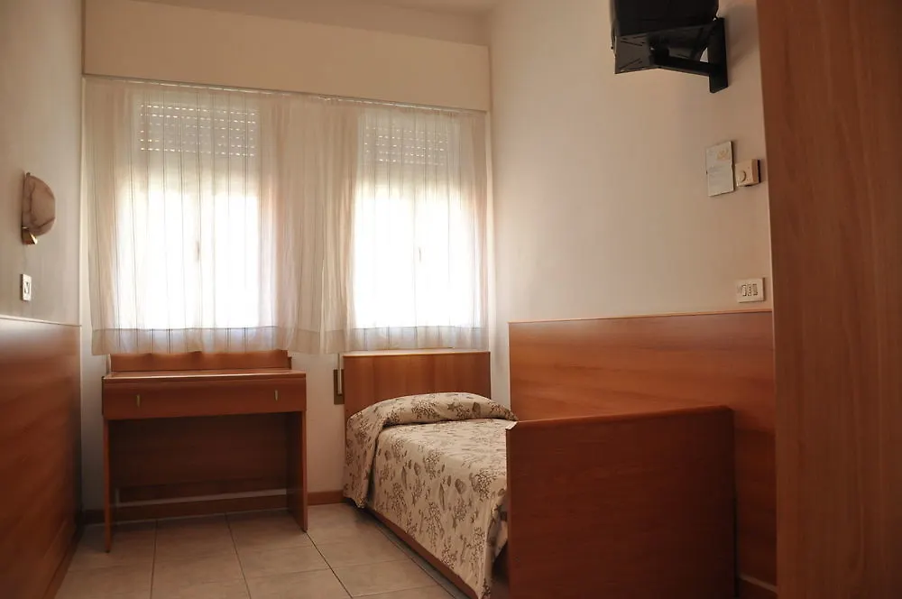 Hotel Columbia & Ninfea Lido di Jesolo 3*,