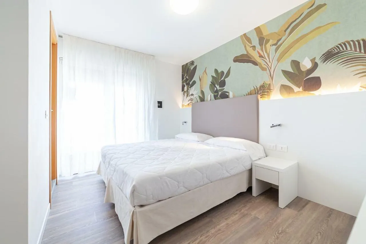 Hotel Columbia & Ninfea Lido di Jesolo 3*,  Italy